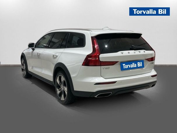 Volvo V60 Cross Country D4 AWD Momentum 140 kW image number 7