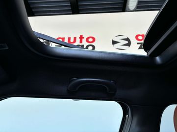 Car image 36