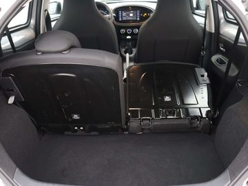 Car image 36