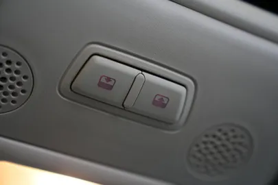 Car image 35