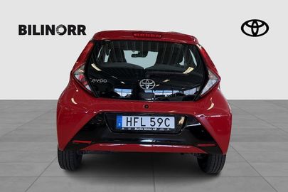Car image 3