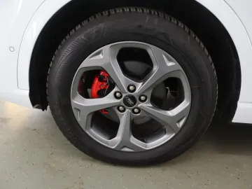Car image 49