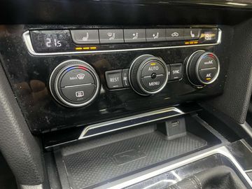 Car image 36