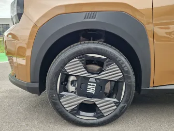 Car image 37