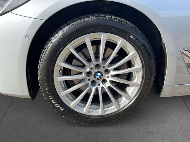 BMW 520d Touring Luxury Line 140 kW image number 15