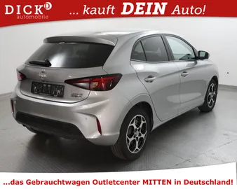 Car image 4