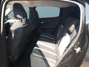 Car image 27