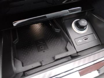 Car image 38