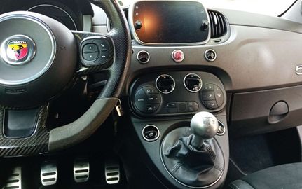 Car image 12