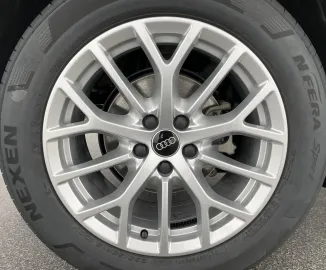 Car image 39
