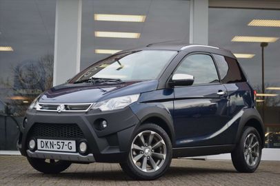 Car image 19