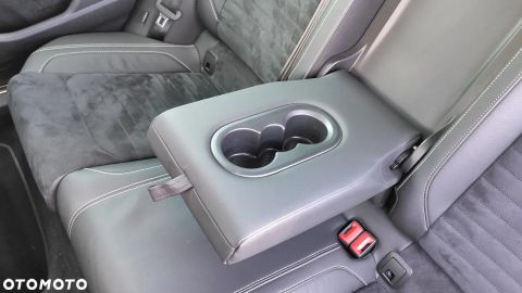 Car image 38