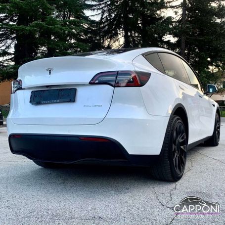 Tesla Model Y Long Range AWD 378 kW image number 11