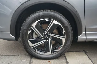 Car image 28