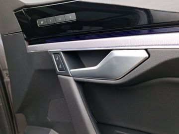 Car image 37