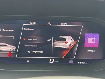 Car image 28