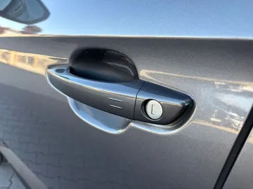 Car image 39