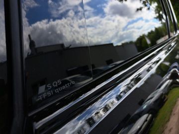 Car image 37