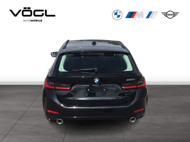 BMW 320i Touring 135 kW image number 2