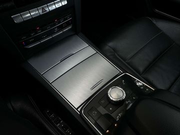 Car image 32