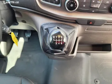 Car image 28