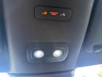 Car image 33