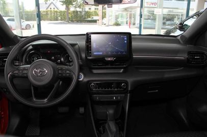 Car image 11