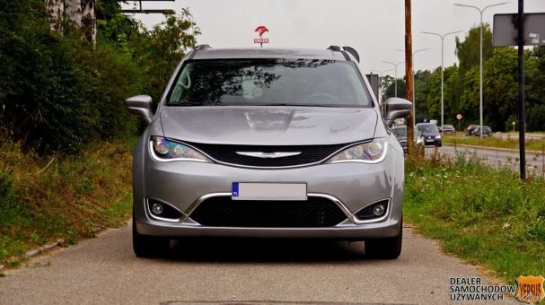 Chrysler Pacifica 210 kW image number 3