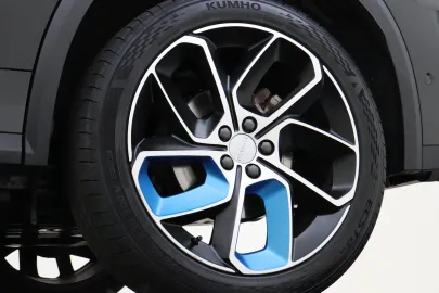 Car image 39