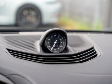 Car image 37