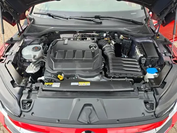 Car image 32