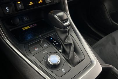 Car image 26