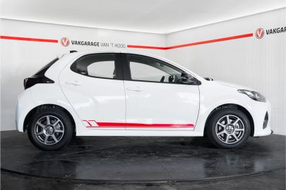 Car image 4