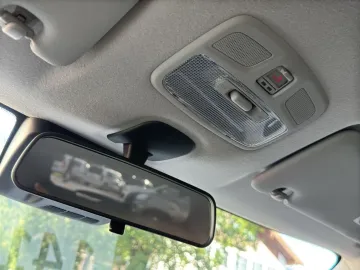 Car image 29