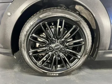 Car image 39