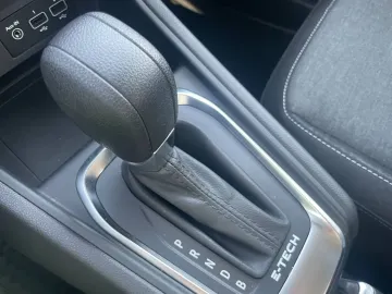 Car image 29