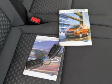 Car image 25