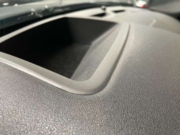 Car image 37