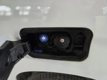 Car image 27