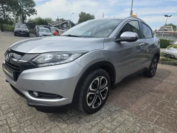 Car image 27