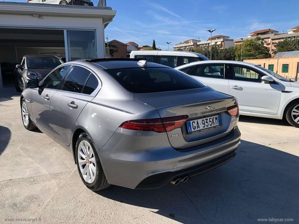 Jaguar XE 132 kW image number 27