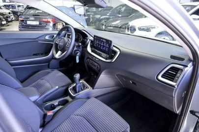 Car image 35