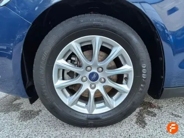 Car image 29
