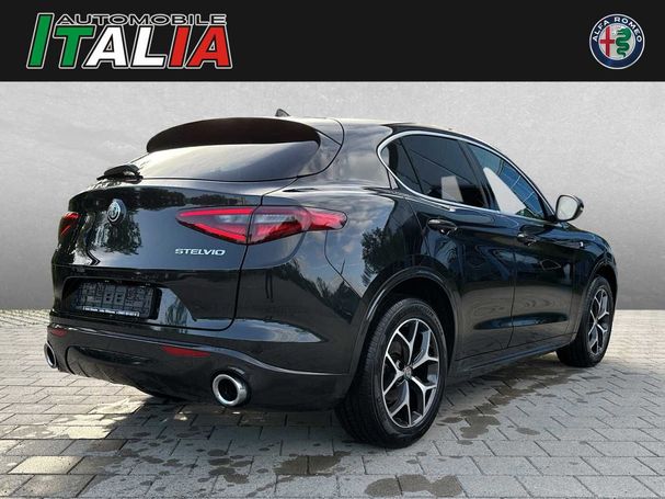 Alfa Romeo Stelvio 2.2 Q4 Lusso 154 kW image number 3