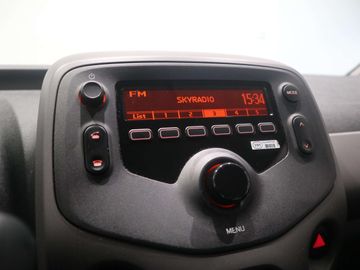 Car image 13