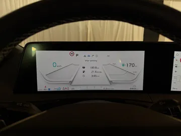Car image 25
