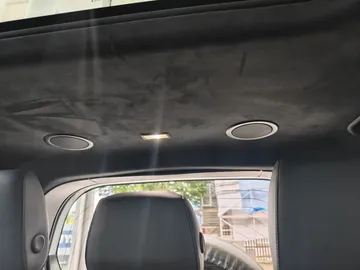 Car image 29