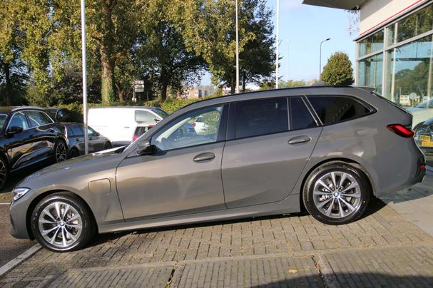 BMW 330 Touring 185 kW image number 3