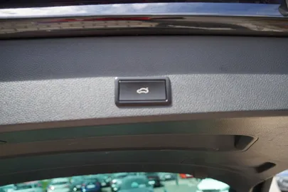 Car image 39