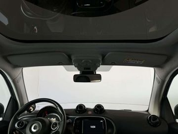 Car image 29